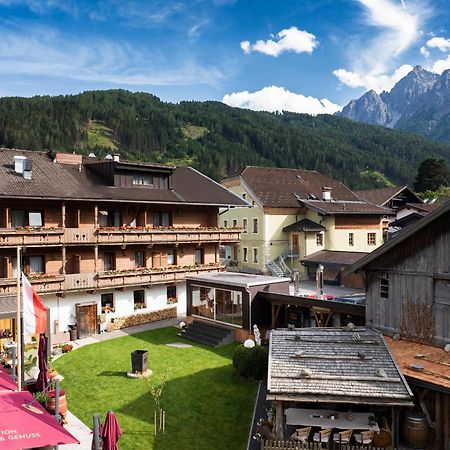 Hotel Alpenstolz Мидерс Экстерьер фото